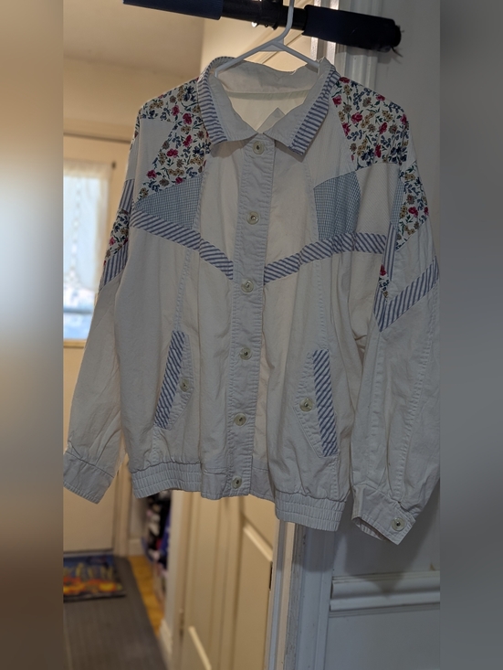 Jackets & Blazers - Vintage Women's Cream Floral-Accent Button Front Jacket